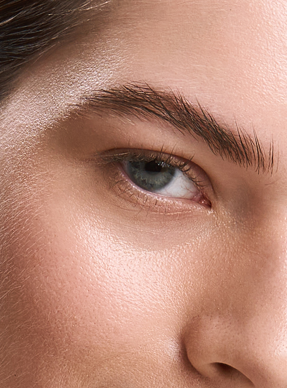 ŚWIADOMA PIELĘGNACJA TWARZY, CZYLI MNIEJ ZNACZY WIĘCEJ